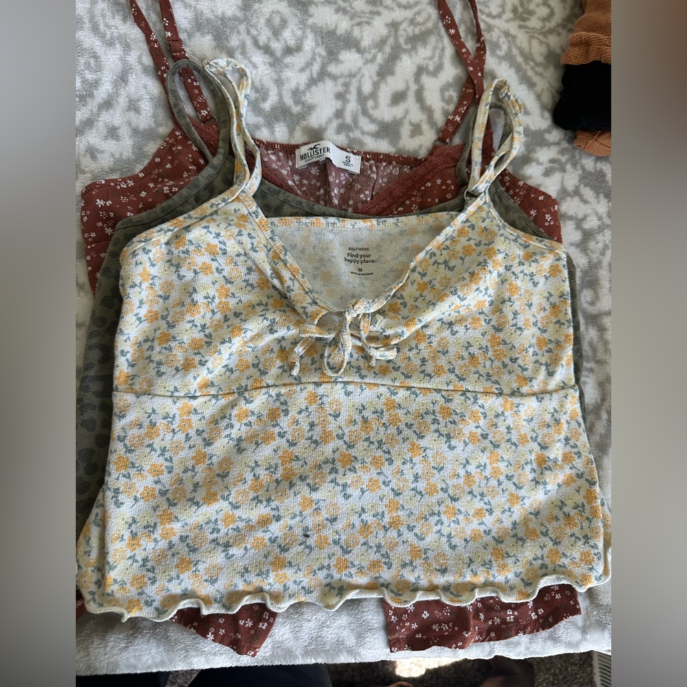 Women’s Tank Top Bundle, Set of 3 S/M!!